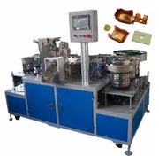 Automaatne assamblee masin klambri osade jaoks